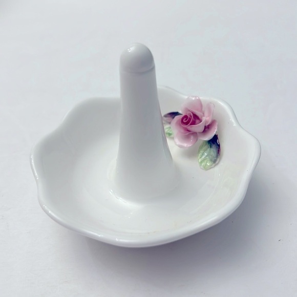 Vintage Crown Fine Bone China Rose Ring Holder - Picture 1 of 6